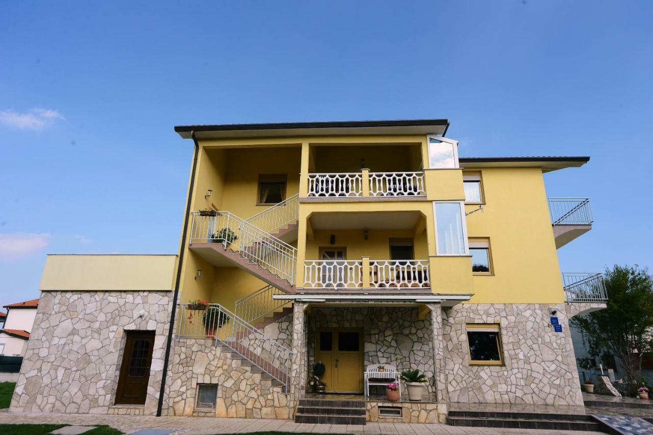Ferienhaus Tomic Nedescina Exterior photo